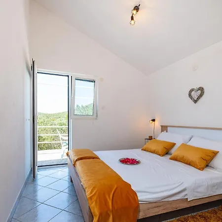 2 Bedroom In Molat