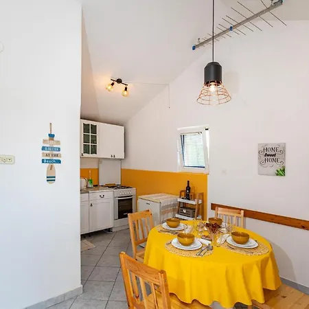 Prázdninový dům 2 Bedroom In *