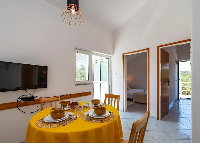 2 Bedroom In Molat