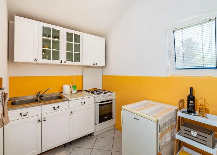 2 Bedroom In * Molat