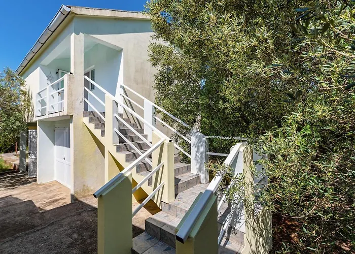 Nyaraló 2 Bedroom In Molat