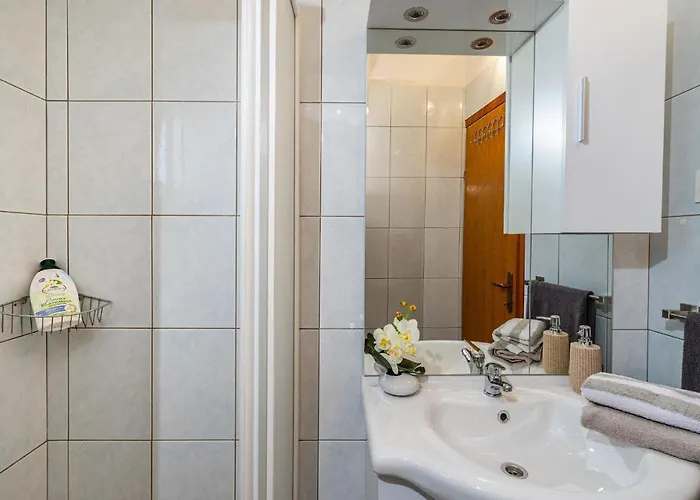 2 Bedroom In Molat