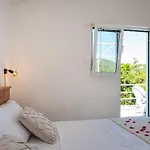 2 Bedroom Nice Home In Molat Ferienhaus Molat
