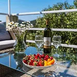 Ferienhaus 2 Bedroom Nice Home In Molat Molat