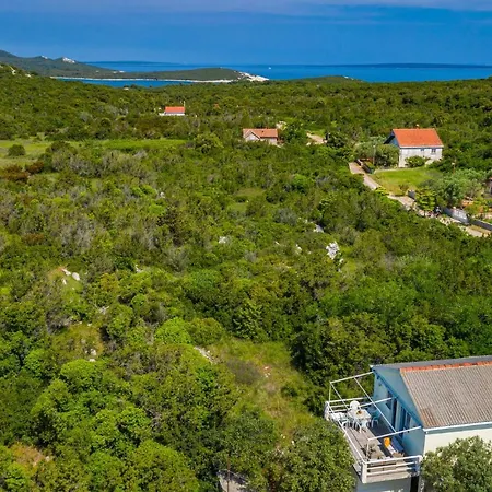 2 Bedroom Nice Home In Molat * Molat